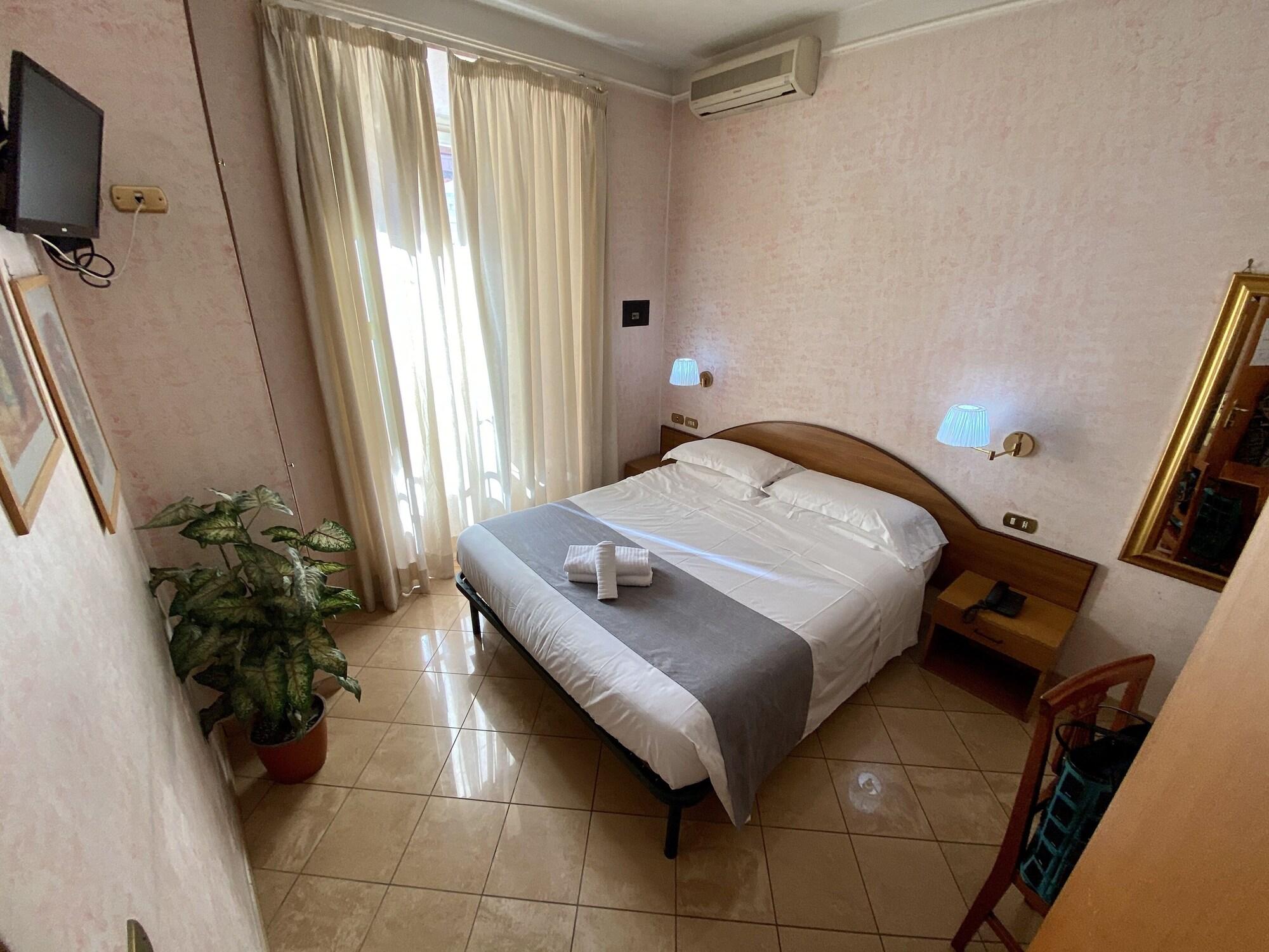 Hotel Resi Rzym Zewnętrze zdjęcie