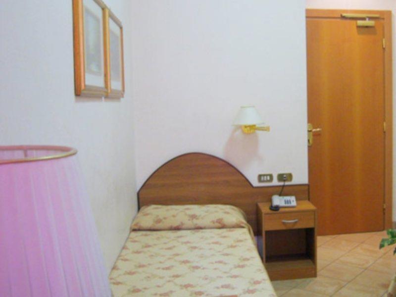 Hotel Resi Rzym Zewnętrze zdjęcie